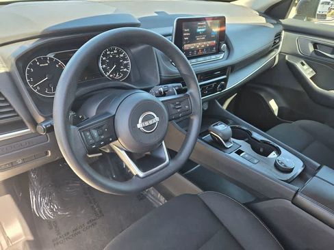 Used 2024 Nissan Rogue S AWD/4WD image 2