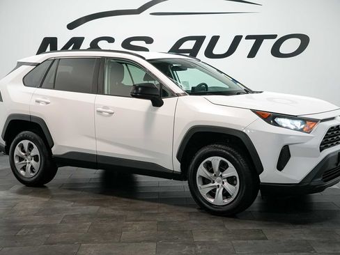 Used 2020 Toyota RAV4 LE FWD image 7