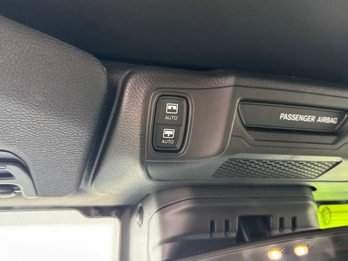 Used 2025 Jeep Wrangler Willys image 28