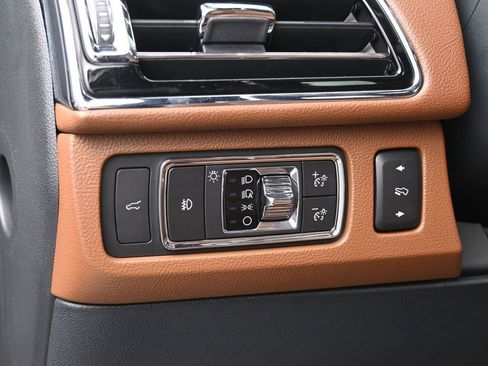 Used 2023 Lincoln Navigator L Reserve w/ Monochromatic Package image 16