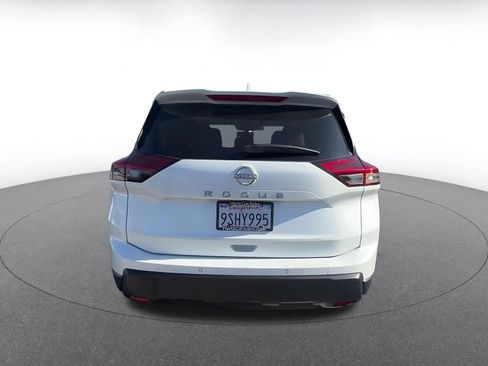 Used 2025 Nissan Rogue SV FWD image 12