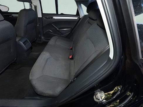 Used 2017 Volkswagen Passat 1.8T S image 13