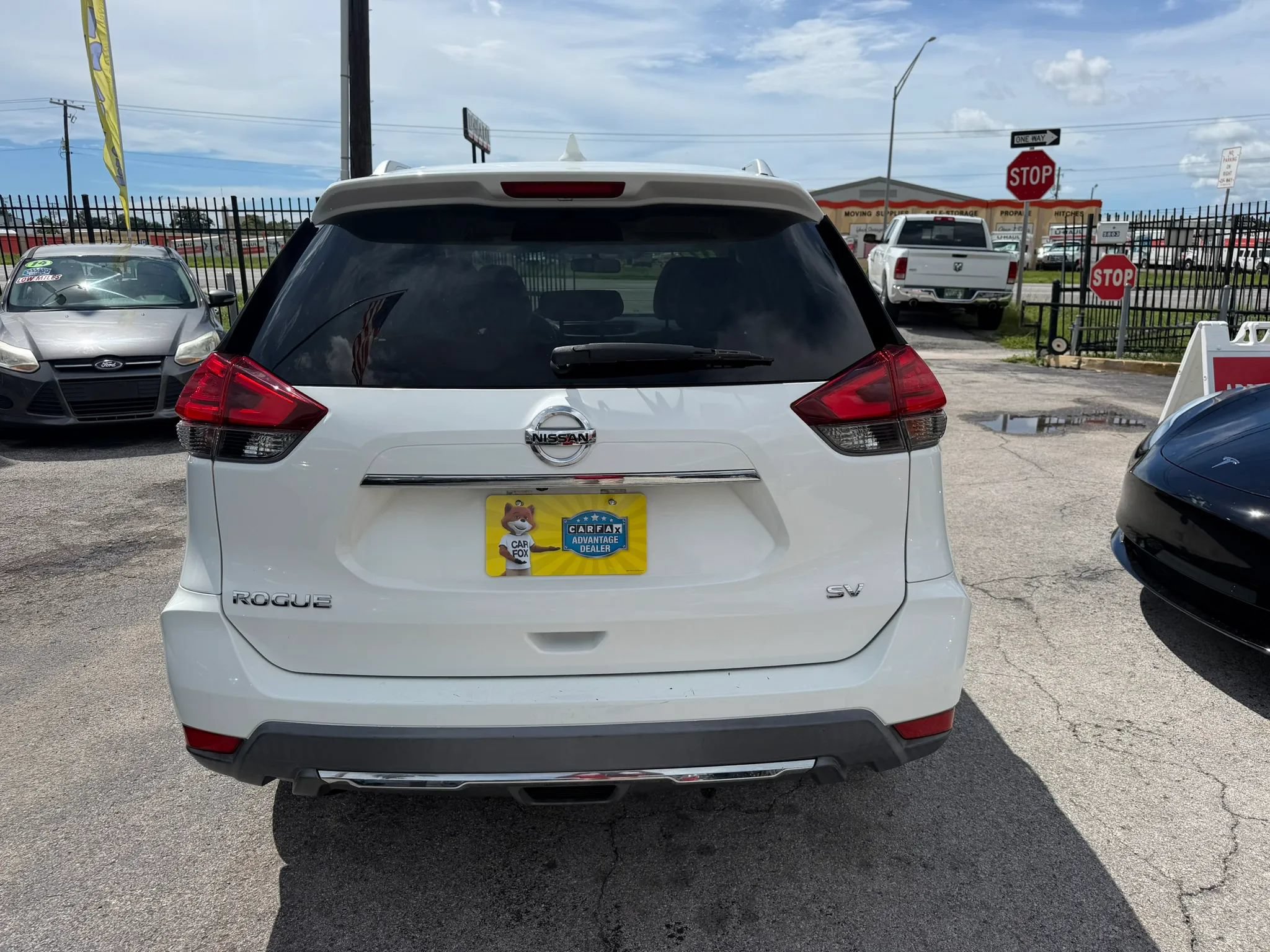 Used 2017 Nissan Rogue SV w/ SV Premium Package FWD image 5