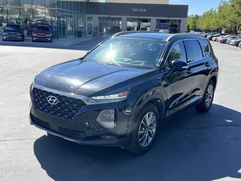 Used 2019 Hyundai Santa Fe FWD image 2