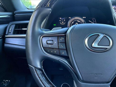 Used 2021 Lexus ES 300h w/ ES 300h Ultra Luxury Package FWD image 11
