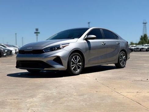 Used 2024 Kia Forte LXS FWD image 4