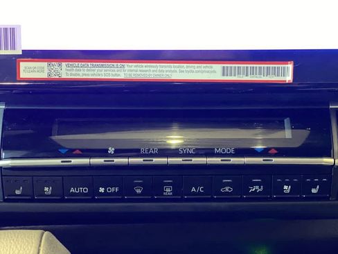 Used 2025 Toyota Sienna XSE w/ XSE Premium Package image 20