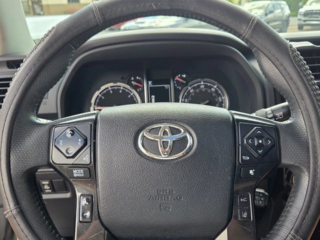 Used 2021 Toyota 4Runner TRD Off-Road Premium w/ Moonroof Package AWD/4WD image 25