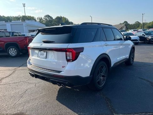 Used 2025 Ford Explorer ST AWD/4WD image 3