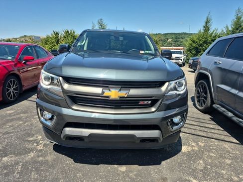 Used 2017 Chevrolet Colorado Z71 AWD/4WD image 2