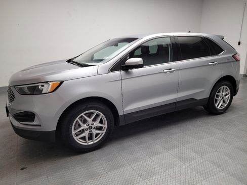 Used 2024 Ford Edge SEL image 2