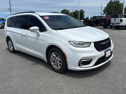 Used 2022 Chrysler Pacifica Touring-L