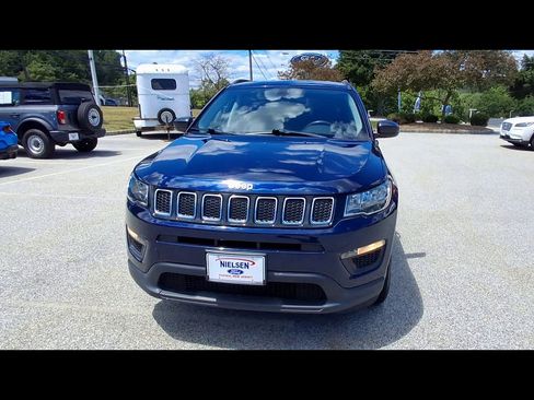 Used 2018 Jeep Compass Sport w/ Tech Group AWD/4WD image 3