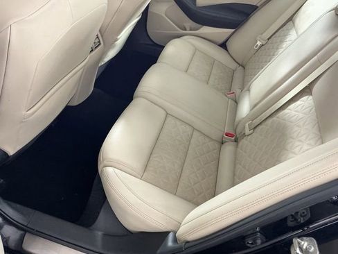 Used 2017 Nissan Maxima Platinum w/ Medallion Package FWD image 10