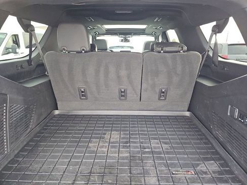 Used 2022 Chevrolet Suburban RST w/ Luxury Package image 18