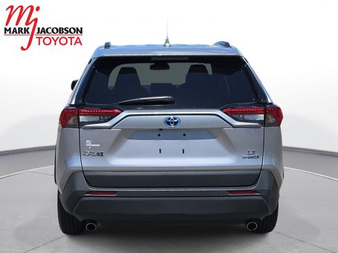 Used 2024 Toyota RAV4 LE AWD/4WD image 6