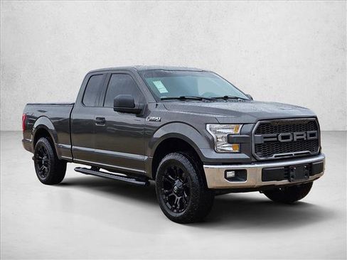 Used 2017 Ford F150 XLT image 3