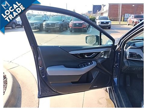 Used 2025 Subaru Outback Limited image 12