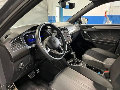 Used 2022 Volkswagen Tiguan SE R-Line FWD image 22