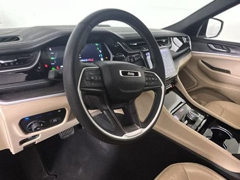 Used 2023 Jeep Grand Cherokee 4WD 4xe w/ Luxury Tech Group II image 14