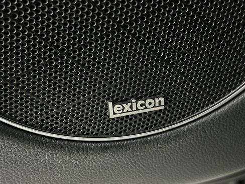 Used 2022 Genesis GV70 2.5T w/ Advanced Package image 21