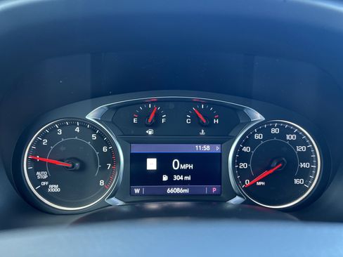 Used 2023 GMC Acadia SLT image 15