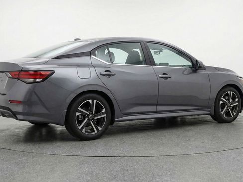 Used 2025 Nissan Sentra SV FWD image 9