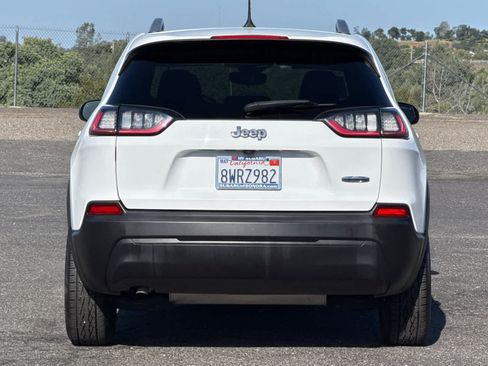 Used 2021 Jeep Cherokee Latitude FWD image 5