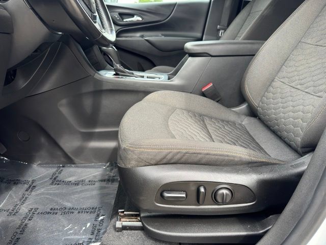 Used 2020 Chevrolet Equinox LT w/ Driver Convenience Package AWD/4WD image 5