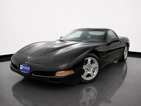 Used 1998 Chevrolet Corvette Coupe w/ Roof Pkg RWD image 1