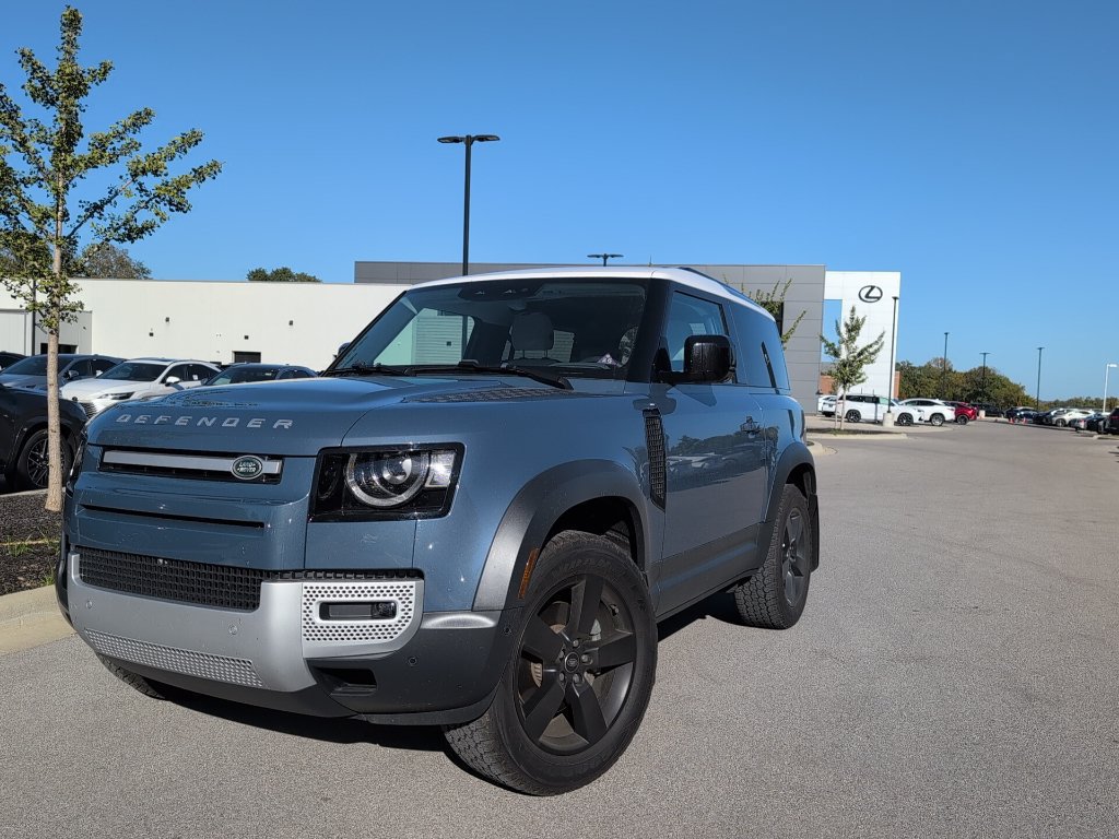 Used 2025 Land Rover Defender 90 S AWD/4WD image 9