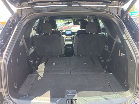 Used 2020 Ford Explorer XLT w/ Class III Trailer Tow Package AWD/4WD image 12