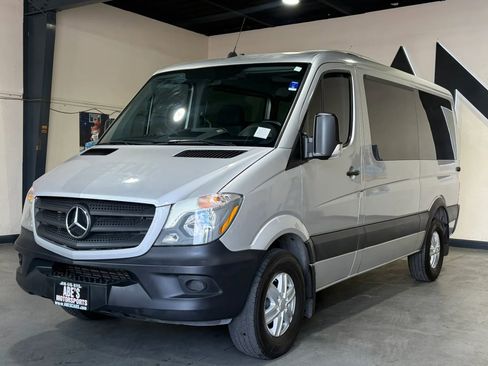 Used 2016 Mercedes-Benz Sprinter 2500 image 2