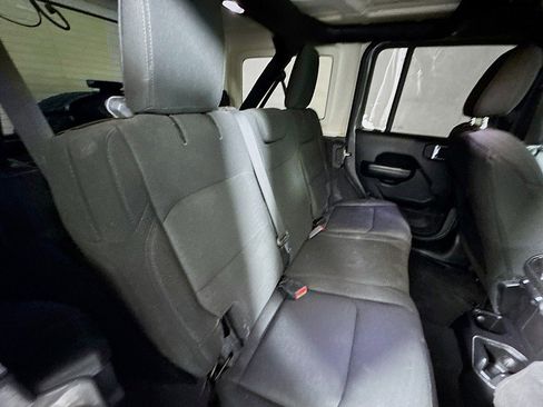 Used 2020 Jeep Wrangler Unlimited Sport S image 24