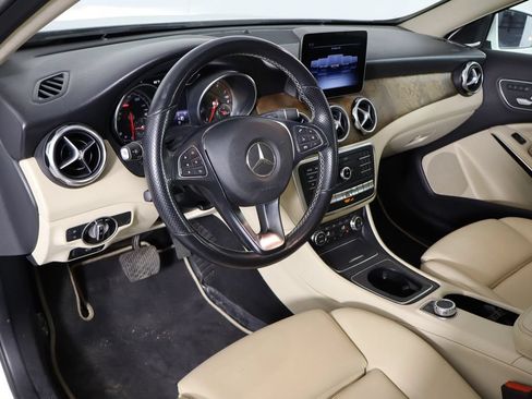 Used 2020 Mercedes-Benz GLA 250 4MATIC image 26