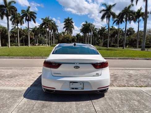 Used 2019 Kia Cadenza Limited FWD image 21