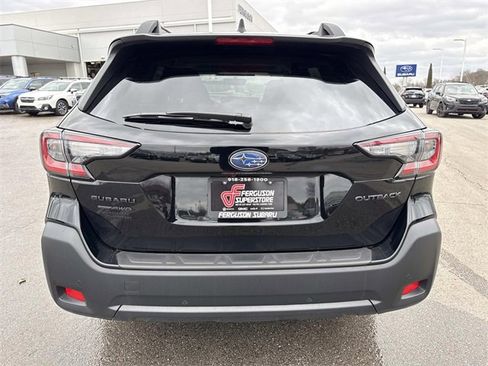 Used 2025 Subaru Outback Onyx Edition image 4