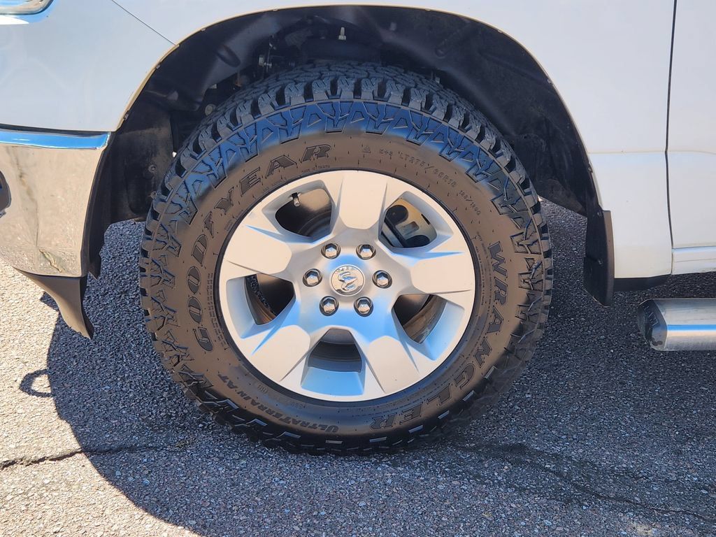 Used 2024 RAM 1500 Big Horn AWD/4WD image 30