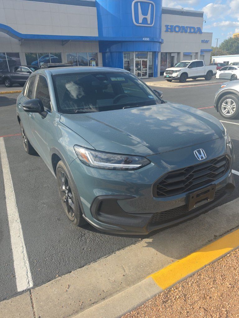 Used 2025 Honda HR-V Sport image 5