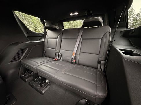 Used 2023 Chevrolet Tahoe High Country w/ Premium Package 2 AWD/4WD image 14