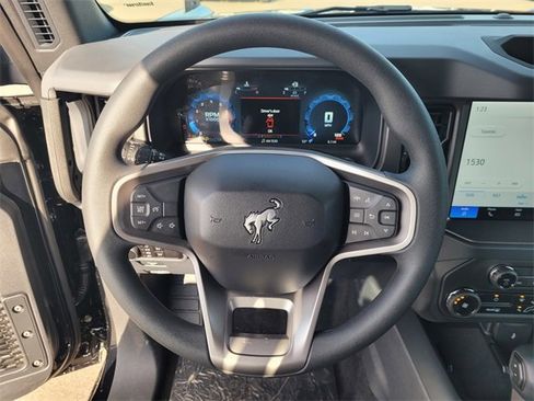 New 2025 Ford Bronco Base image 9