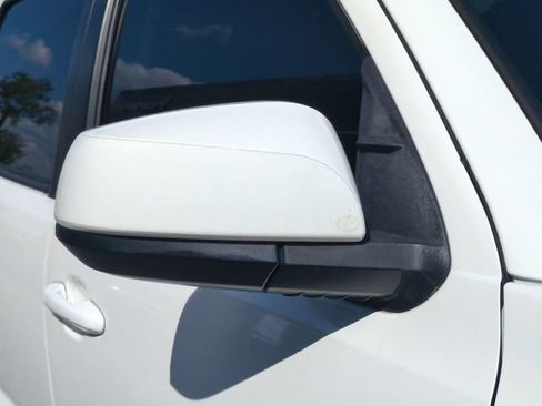 Used 2022 Toyota Tacoma SR w/ SR Convenience Package RWD image 12