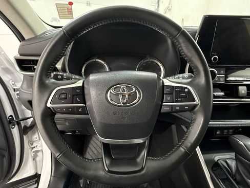Certified 2023 Toyota Highlander LE image 16