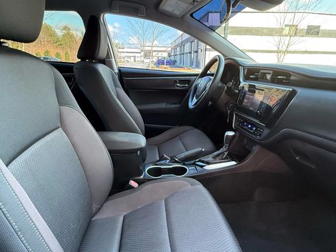 Used 2019 Toyota Corolla LE FWD image 19
