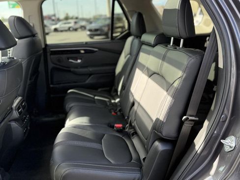 Certified 2025 Honda Pilot Touring image 29