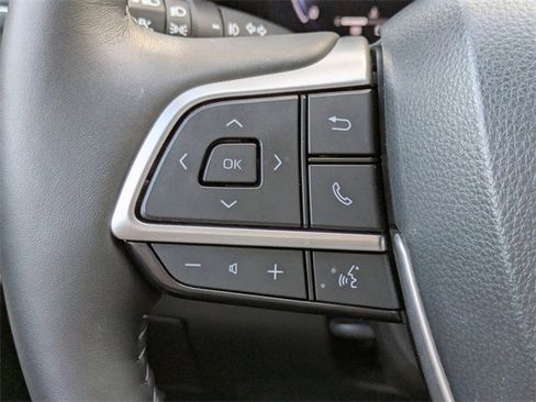 Used 2024 Toyota Highlander Platinum image 30