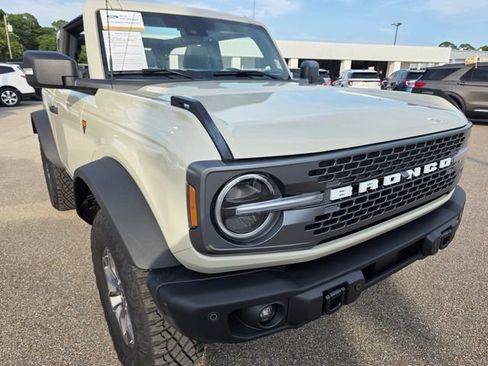 Certified 2025 Ford Bronco Badlands AWD/4WD image 2