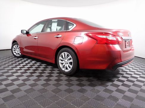 Used 2016 Nissan Altima 2.5 S w/ Power Driver Seat Package image 9