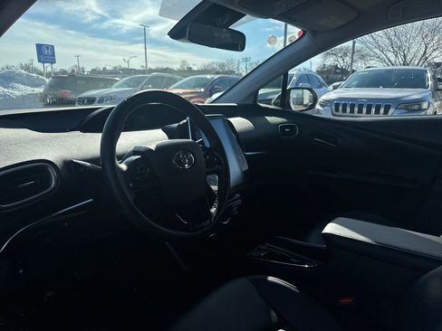 Used 2021 Toyota Prius Prime XLE image 16