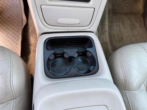 Used 2002 Chevrolet Tahoe LT AWD/4WD image 16